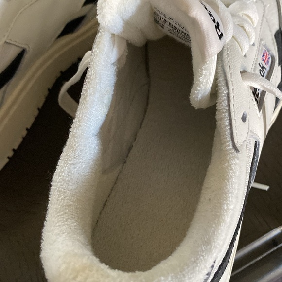 Reeboks - Picture 4 of 4